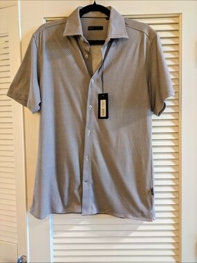 NWT - Men's M Short-Sleeve Button-Down Casual Shirt